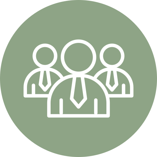White icon of three people wearing suits and ties on a green circular background. The central figure is larger, with two smaller figures behind, representing a group or team.